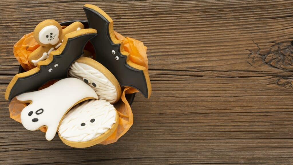 Biscuits sablés d'Halloween à l'éfigie de fantôme, momir et chauve-souris